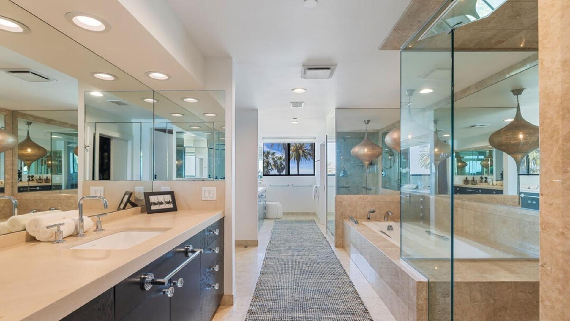 Desirable Three Bedrooms Luxury Penthouse Apartamento